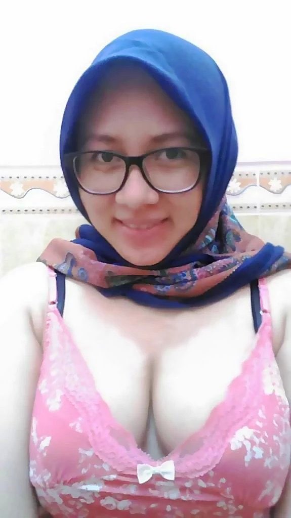 Viral Video 2025 Digoyang Tante Hijab Kenal Di Instagram Yandex Indonesia Terbaru Top Trending Global 2026